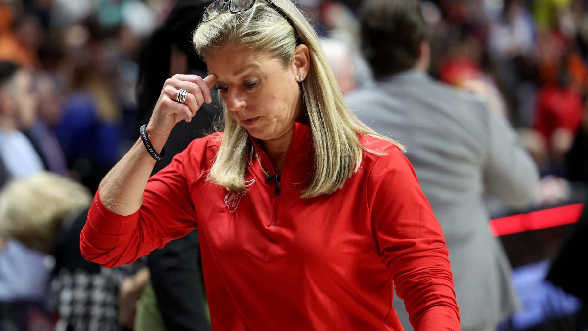 JUST IN: An awful announcement was delivered to the team by the former Indiana Fever coach regarding.