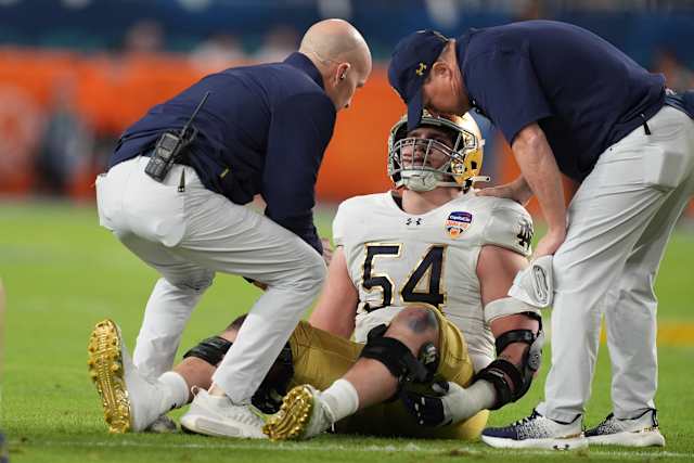 Breaking News: Fighting Irish will be without Freshman All-American left tackle Anthonie Knapp for The Rest of The Season