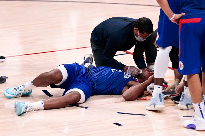 BBC News: LA Clippers star Kawhi Leonard carry has ended due to his terrible injury