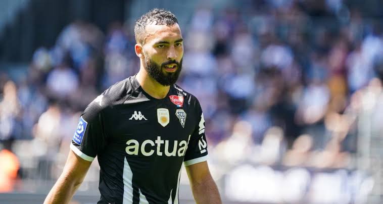 Dernières nouvelles : Angers SCO réalise un gros coup en recrutant un milieu de terrain de la Premier League………..