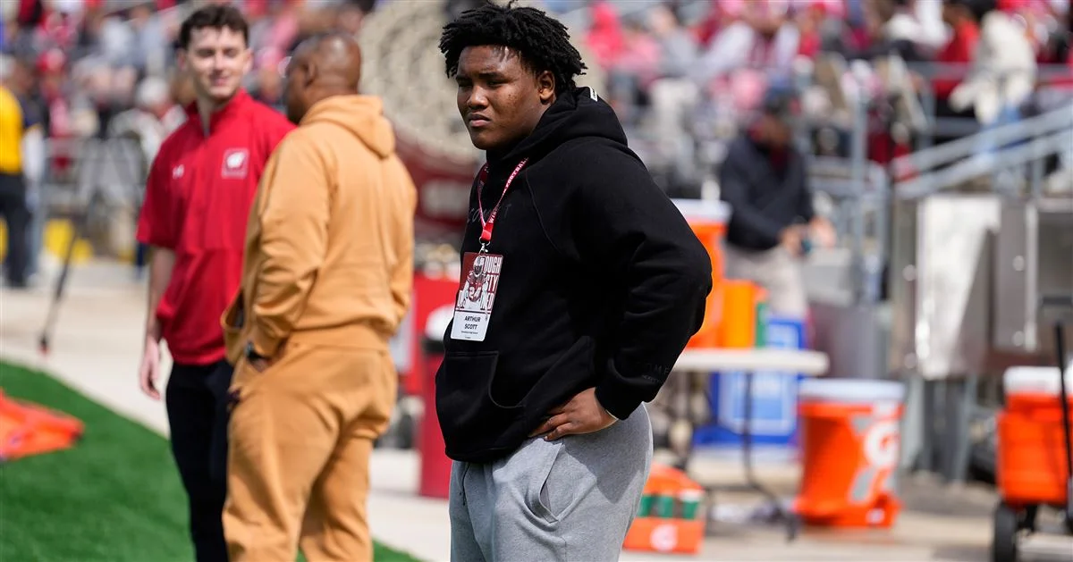 BREAKING NEWS: Rapidly Increasing 2026 DL  Michigan Offers Arthur Scott During Visit with Antjuan Simmons