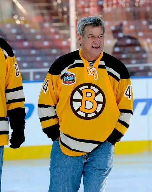 NEWS NOW: Excitement hits Enterprise Center Stadium as Boston Bruins legend Bobby Orr returns to his former team as a senior coaching…