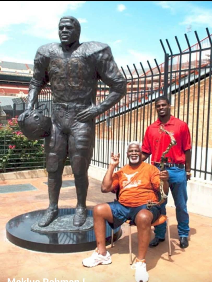 BREAKING: The Texas Longhorns will celebrate the immense legacy of legend Earl Campbell by erecting a statue in his honor at..
