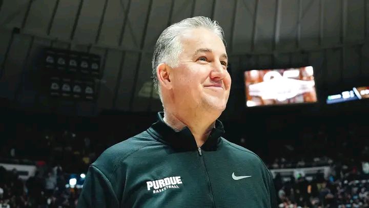 BREAKING: Purdue Men’s Basketball head coach Matt Painter donated his entire $4.2 million bonus and sponsorship deal to charities and homeless relief. What he’s doing in a world of compassion indifference is mind-blowing…..full details..