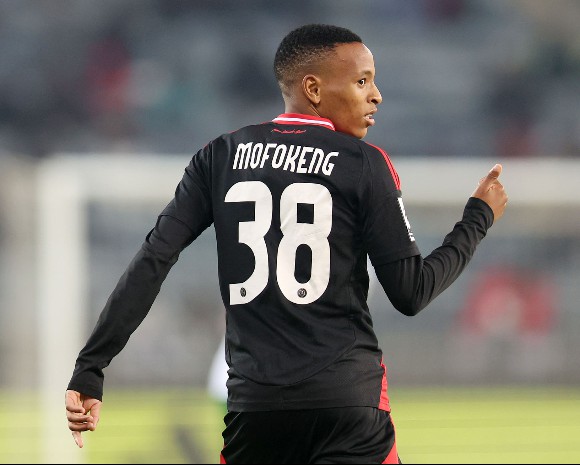 Mofokeng’s advise on European football from Broos