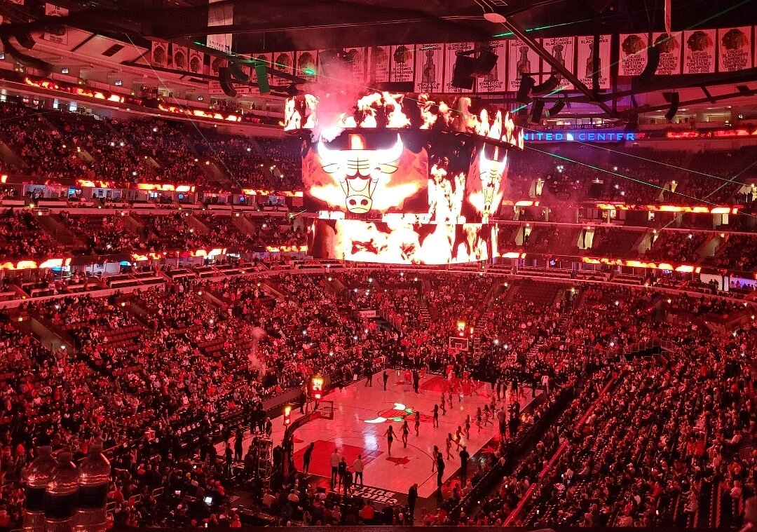 New Era: Chicago Blackhawks Unveil State-of-the-Art, $2.2Billion Renovation to United Center Stadium, Redefining Football Standard with Cutting-Edge Technology, Luxury Suites, and Expanded Seating for a World-Class Fan Experience